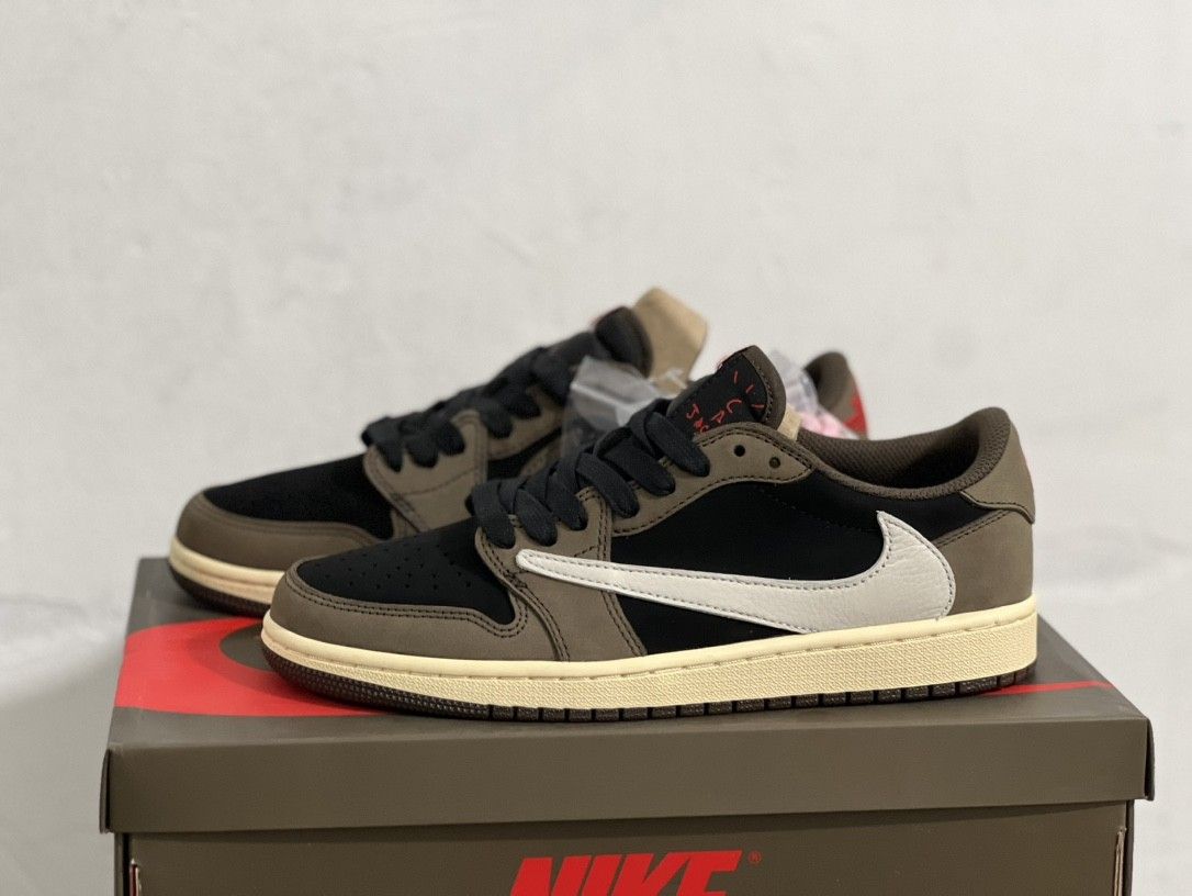 Air jordan 1s travis scott MOCHA  more colors available 