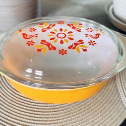 Pyrex Friendship Casserole Dish 