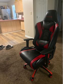 RED EMERGE VARTAN GAMING CHAIR