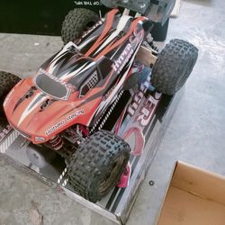 Hobao Hyper SSTE TRUGGY upgraded Wheels And CHASSIS