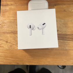 AirPod Pro With Wireless Case 