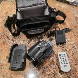 JVC Everio Handheld Camcorder with Accessories Tested/Works