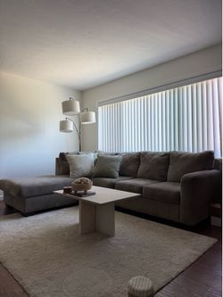 L-Shaped Sectional Sofa (pillows included)