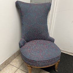 Antique Chair With Wheels 