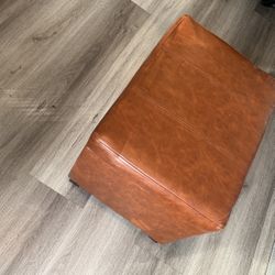 Ottoman ( Furniture )