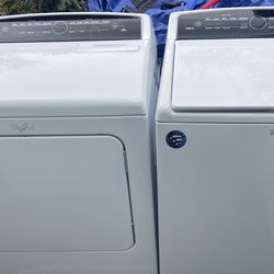 Whirlpool XL Capacity Cabrios Washer & Dryer Electric Set