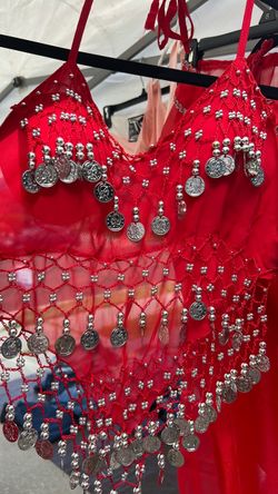 Red belly dancer, Halloween costume