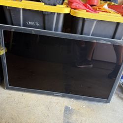 Samsung 44” TV