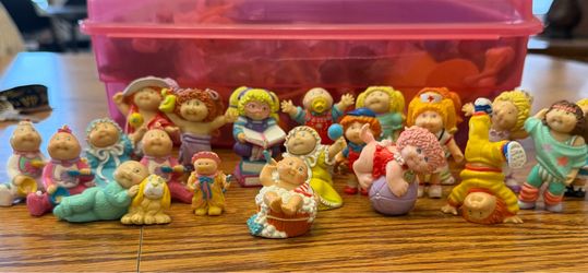 Cabbage Patch Kids figurines