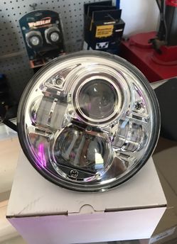 Jeep 7 inch round headlight. High and low beam
