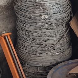 Barb Wire & Chain Link Fencing