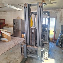 Nissan 60 Forklift