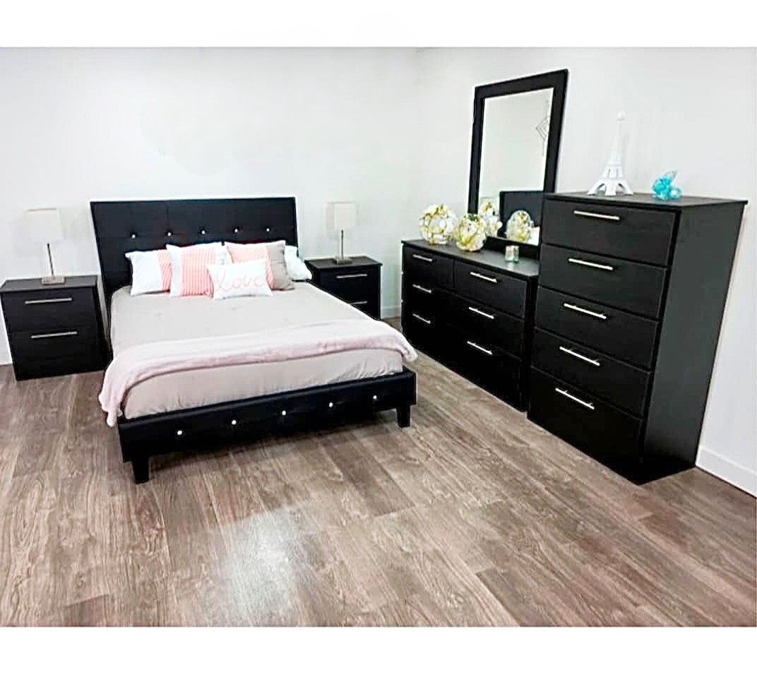 Bedroom Set // Juego De Dormitorio