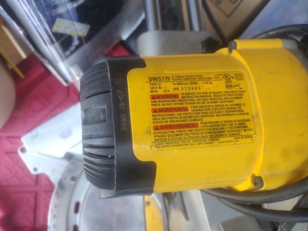 DeWalt 12in Double Bevel Miter Saw