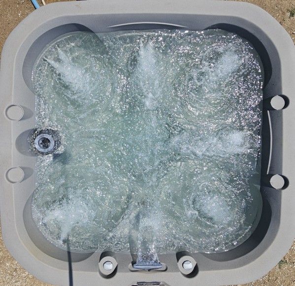 6-person Plug & Play (110v) 2022 Aquaterra hot tub Brighton /spa/ Jacuzzi for sale