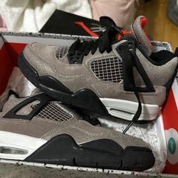 Jordan 4 Retro