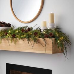 Member's Mark 9' Pre-Lit Cypress Garland with Pinecones Brand New In Box