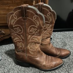Women’s 7-1/2 Cowgirl Boots 