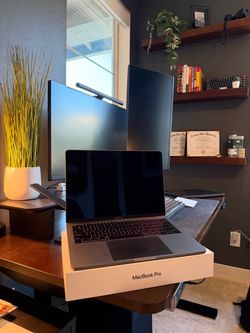 Apple MacBook Pro 13” 2017 – 16GB RAM / 256GB SSD – Space Gray