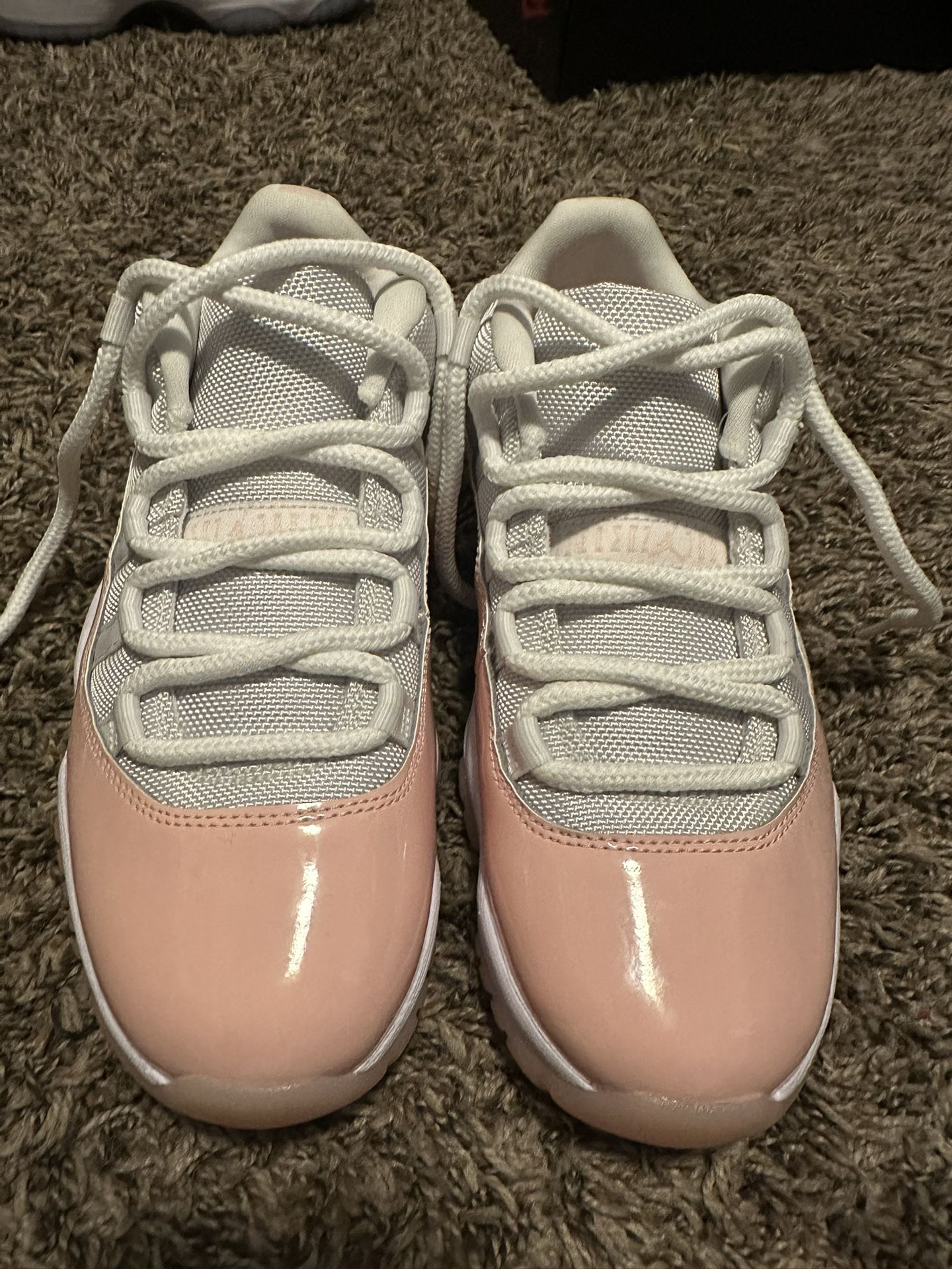 Air jorden 11’s Women’s. Size) 8 W