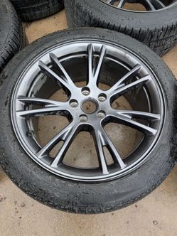 TESLA Model Y 2025 Wheels and tires