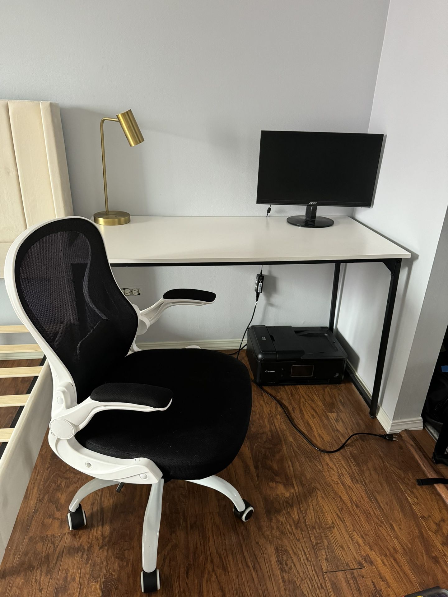 Desk & Office chair 
