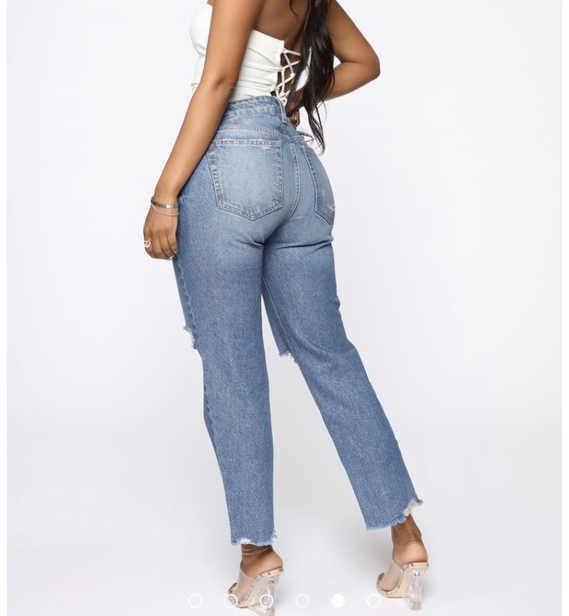Boyfriend jeans ***SIZE: 5 ***