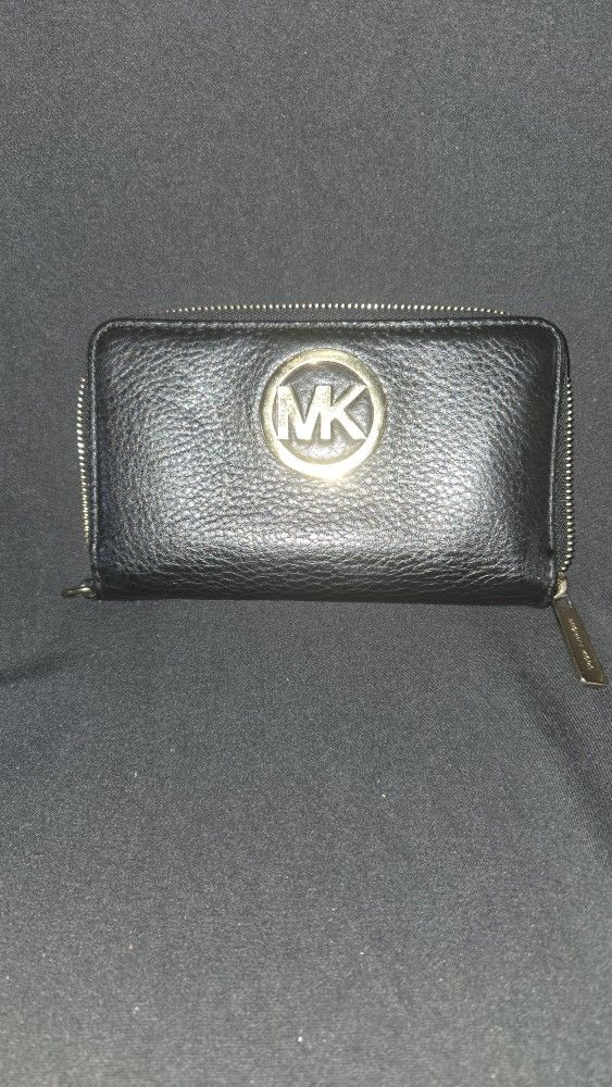 Michael Kors Wristlet Missing Strap