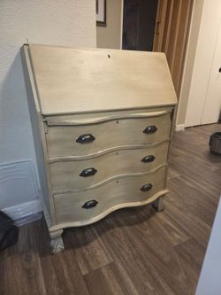 Free secretary desk