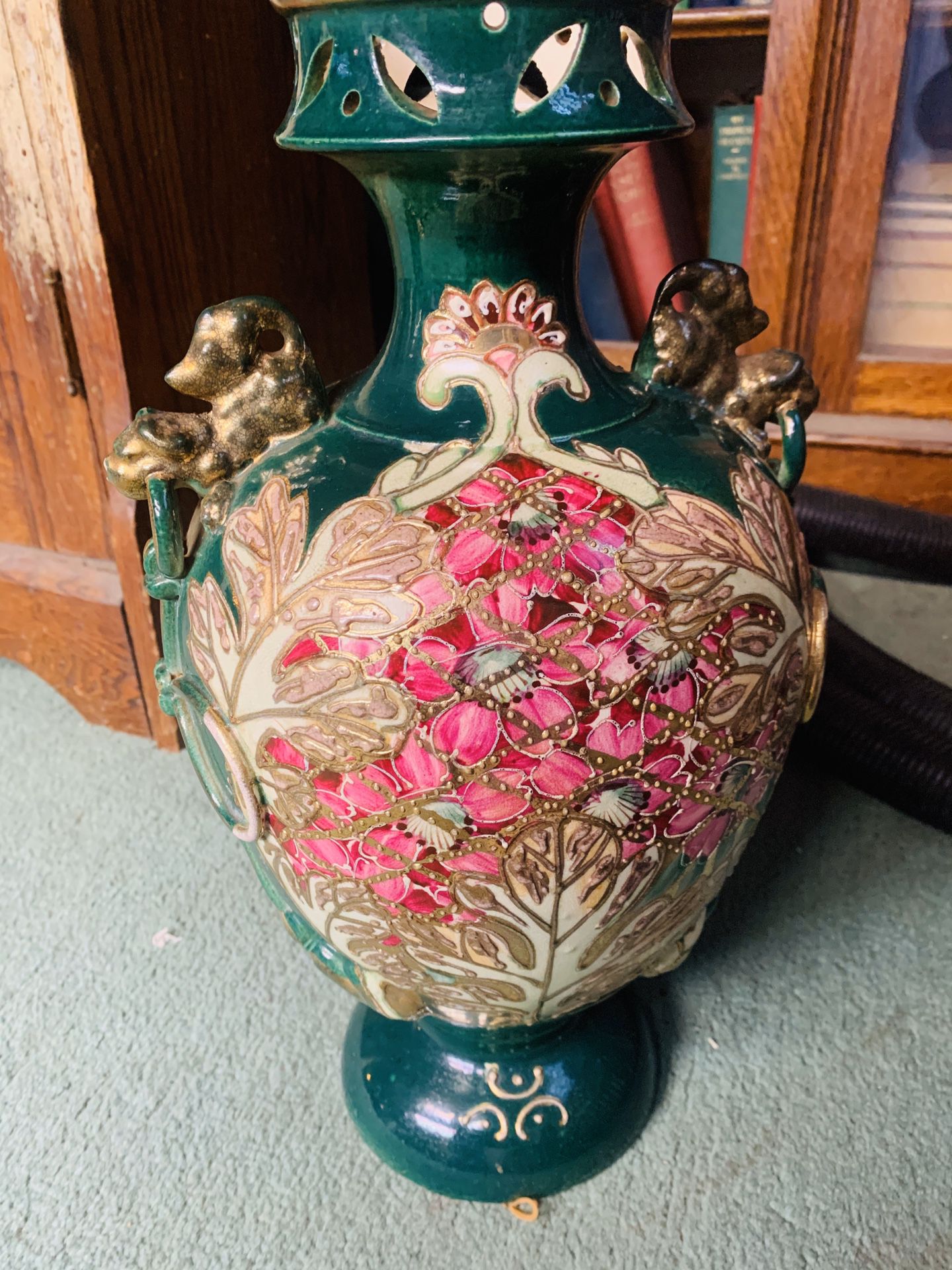 Beuitiful antique vase