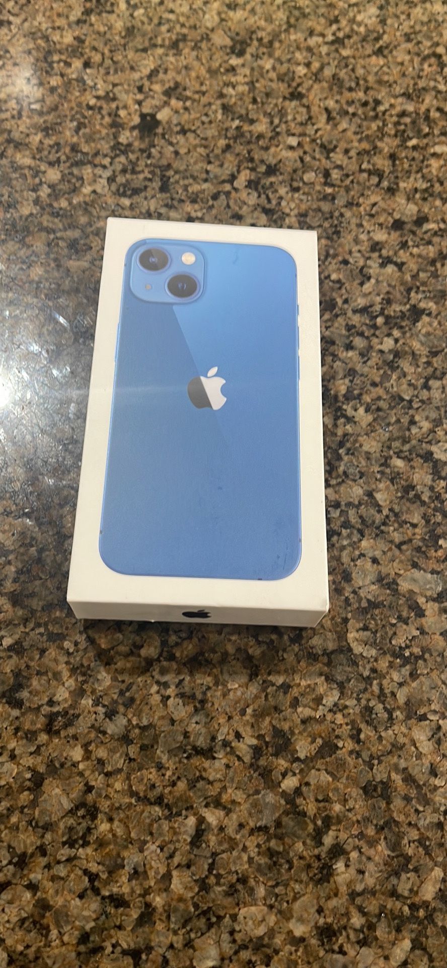 iPhone 13 128 Gb Atnt /cricket Carrier With Box Accessories