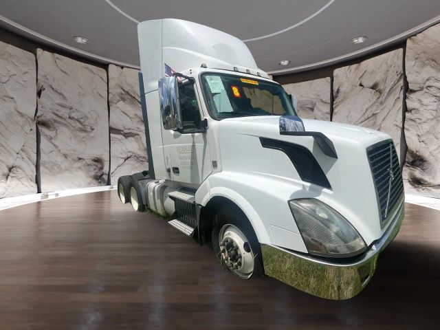 2017 Volvo Commercial VNL