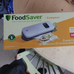 Brand New Foodsaver Compact With Bags