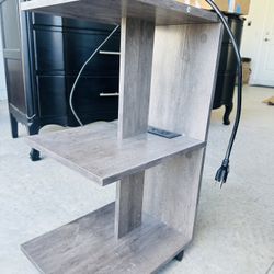 ZGREN End Table with Charging Station