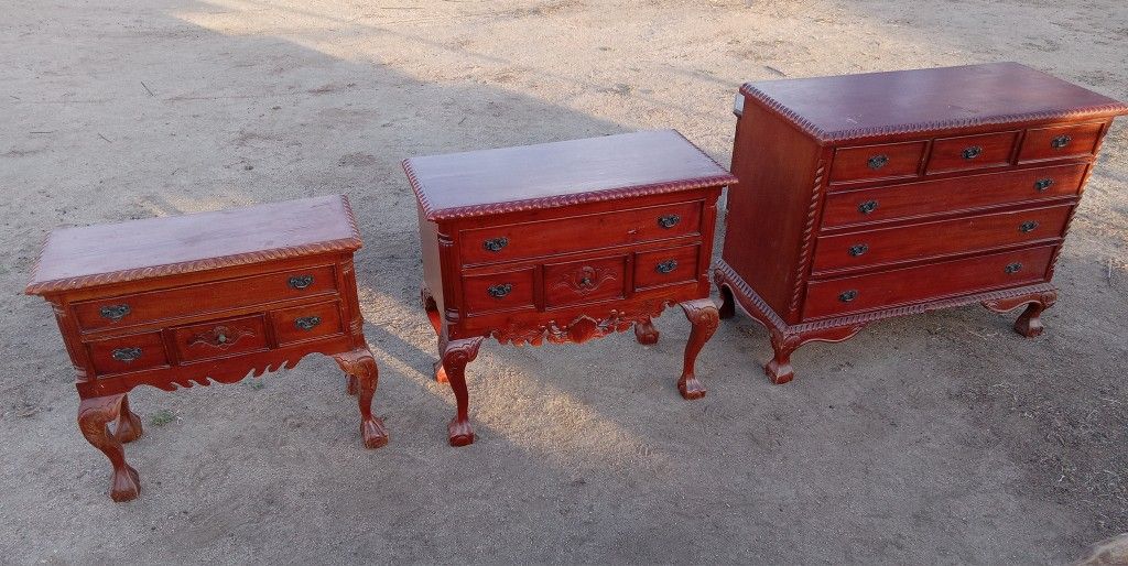 19th Century Chippendale Mahogany Claw Foot Style Set