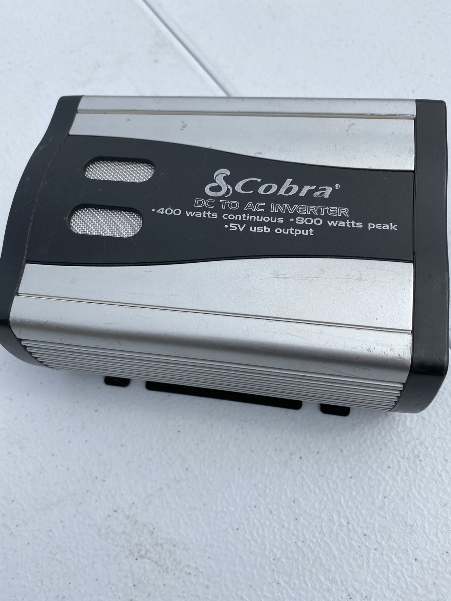 COBRA DC TO AC INVERTER 400 WATT 800 WATTS PEAK