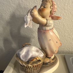 Vintage Goebel Figurine – Girl Hanging Laundry – W. Germany – Hand Painted 