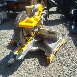 Dewalt Double Bevel Sliding Compound Miter saw