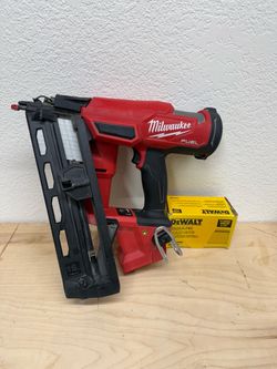 Milwaukee FUEL 16-Gauge Finish Nailer