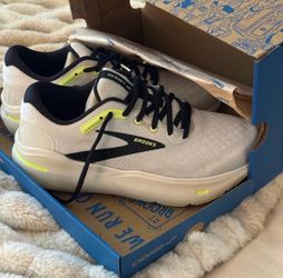 Brooks Men’s Ghost Max Cushion Neutral Running Shoes (Very Rare to find)