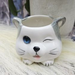 Grey gray white kitty cat winking blue eye mini succulent flower planter ceramic pot makeup brush candle holder