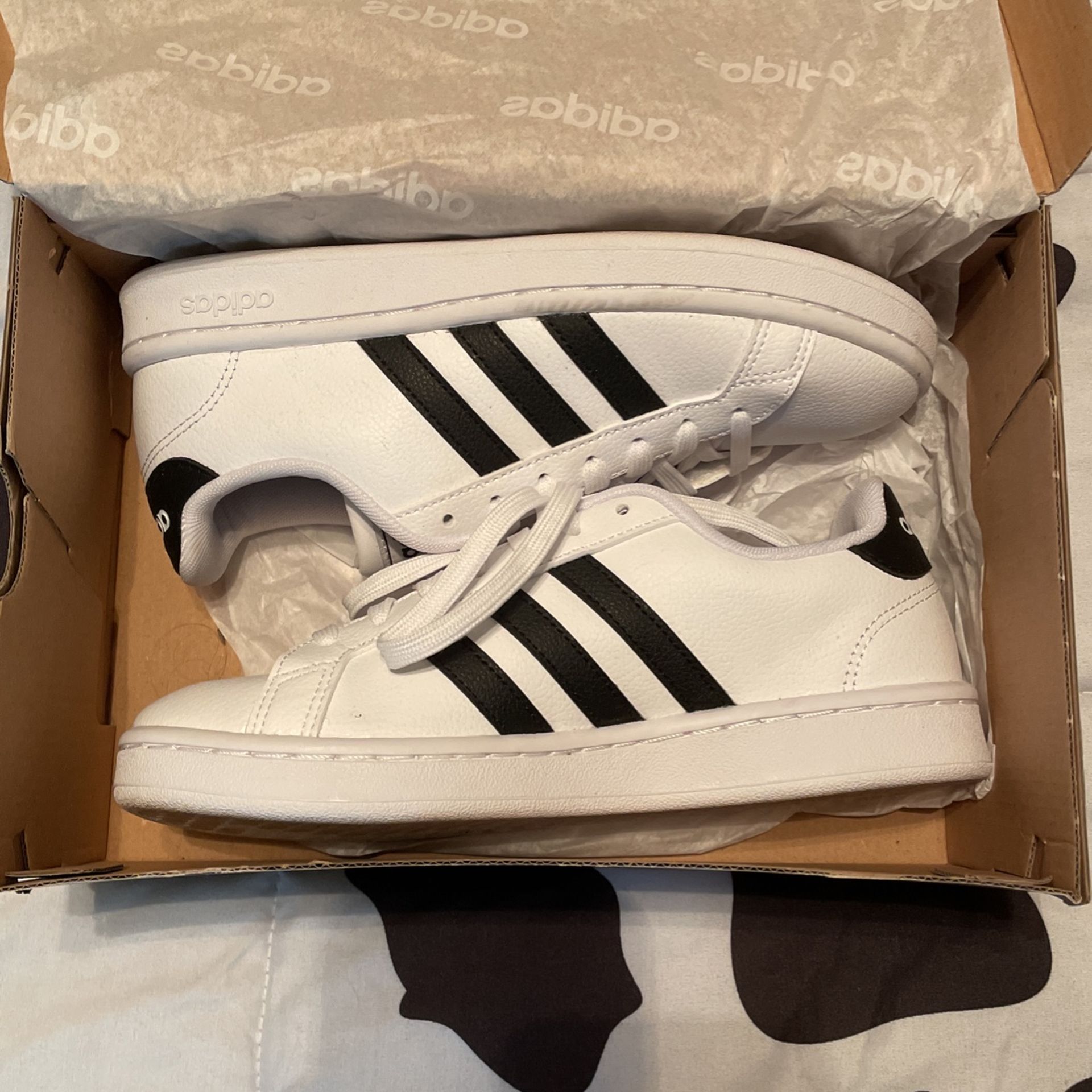 Women’s Adidas Size 6