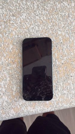 iPhone 16 need screen fixed