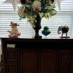 Tv Stand 5 Feet  wide and 3 Feet Tall  13 Inches Depth 