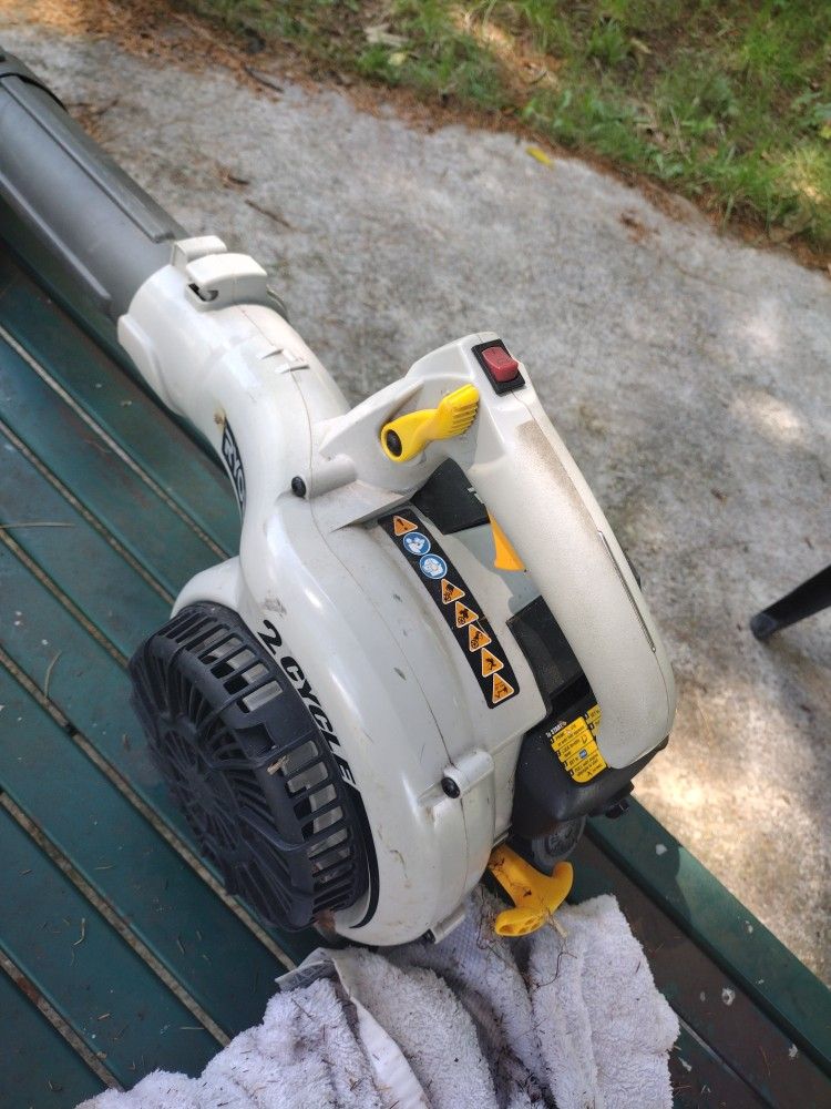 Leaf Blower.