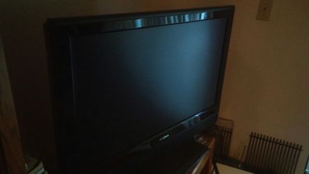 Insignia 37" Flatscreen TV