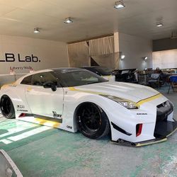 Nissan GTR-35 LBWK Body kit