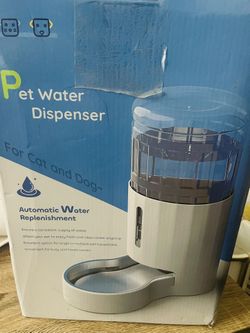 Pet Water Dispenser- New! 
