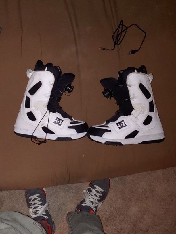 Really Nice Snowboarding Boots Size Of A 11s