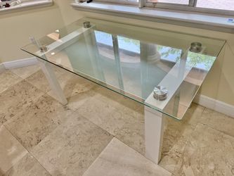 *** DINING TABLE / MODERN / FROSTED GLASS - EXCELLENT!